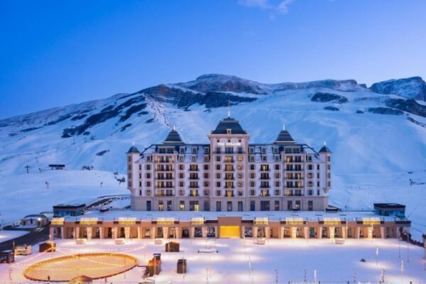 Pik Palace, Shahdag, Autograph Collection, Azerbaijan ski hotels for children with kids club and swimming pool - skiing in and out